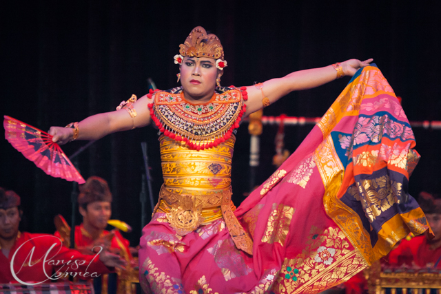 Bali dancers