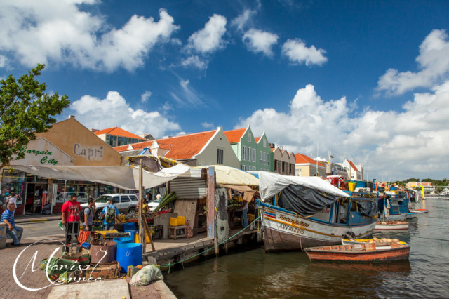 The floating market, Willemstad