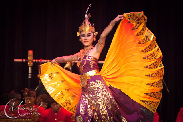 Bali dancers