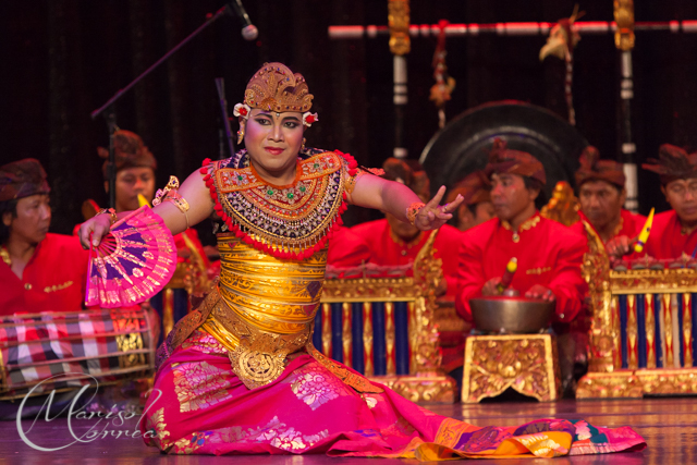 Bali dancers