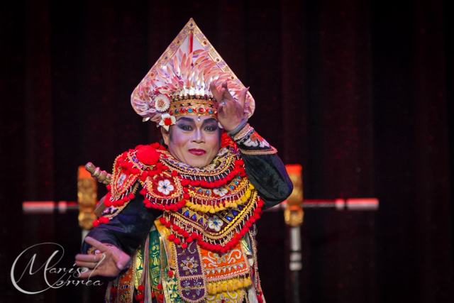 Bali dancers