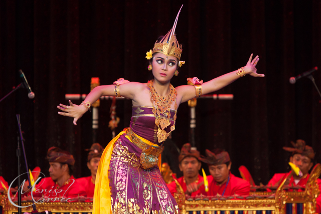 Bali dancers