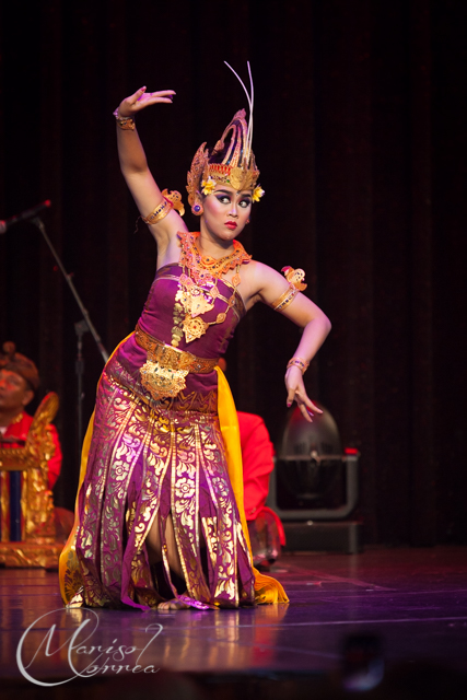 Bali dancers